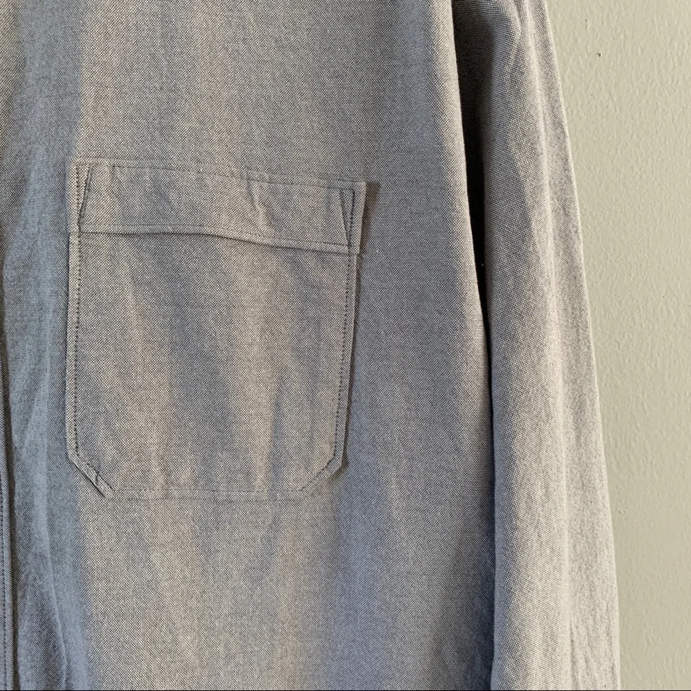 Under Armour Size 2XL Gray Top Loose Fit Long Sleeve Button Down Shirt HeatGear - Picture 3 of 11